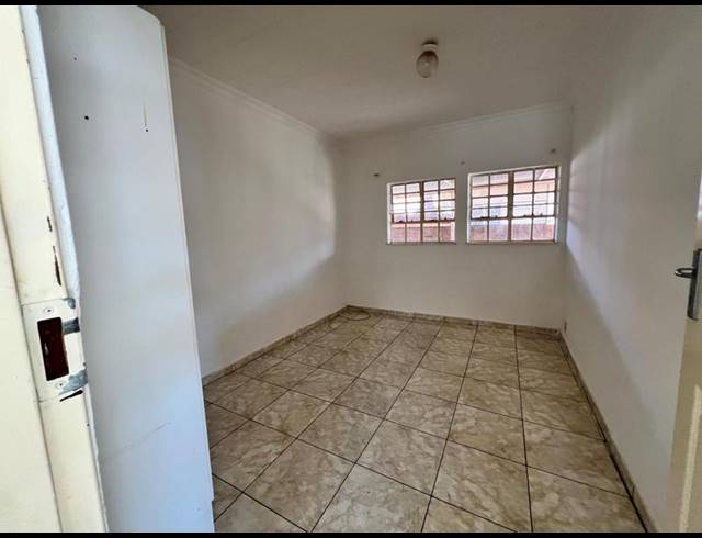 2 BEDROOM PROPERTY TO RENT IN LAUDIUM